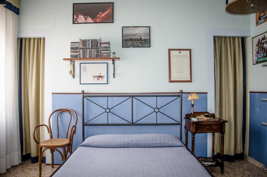 B&B Royal Palace Room Καζέρτα Δωμάτιο φωτογραφία