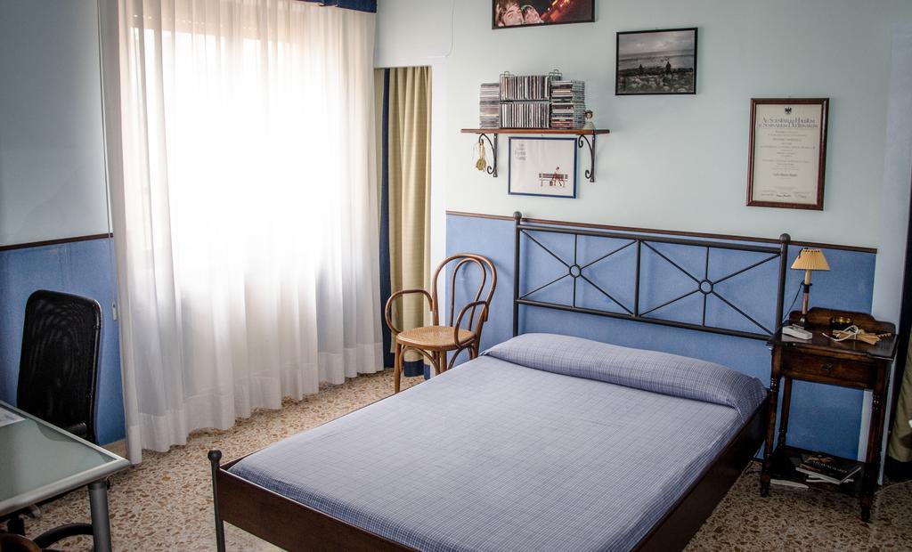B&B Royal Palace Room Καζέρτα Δωμάτιο φωτογραφία
